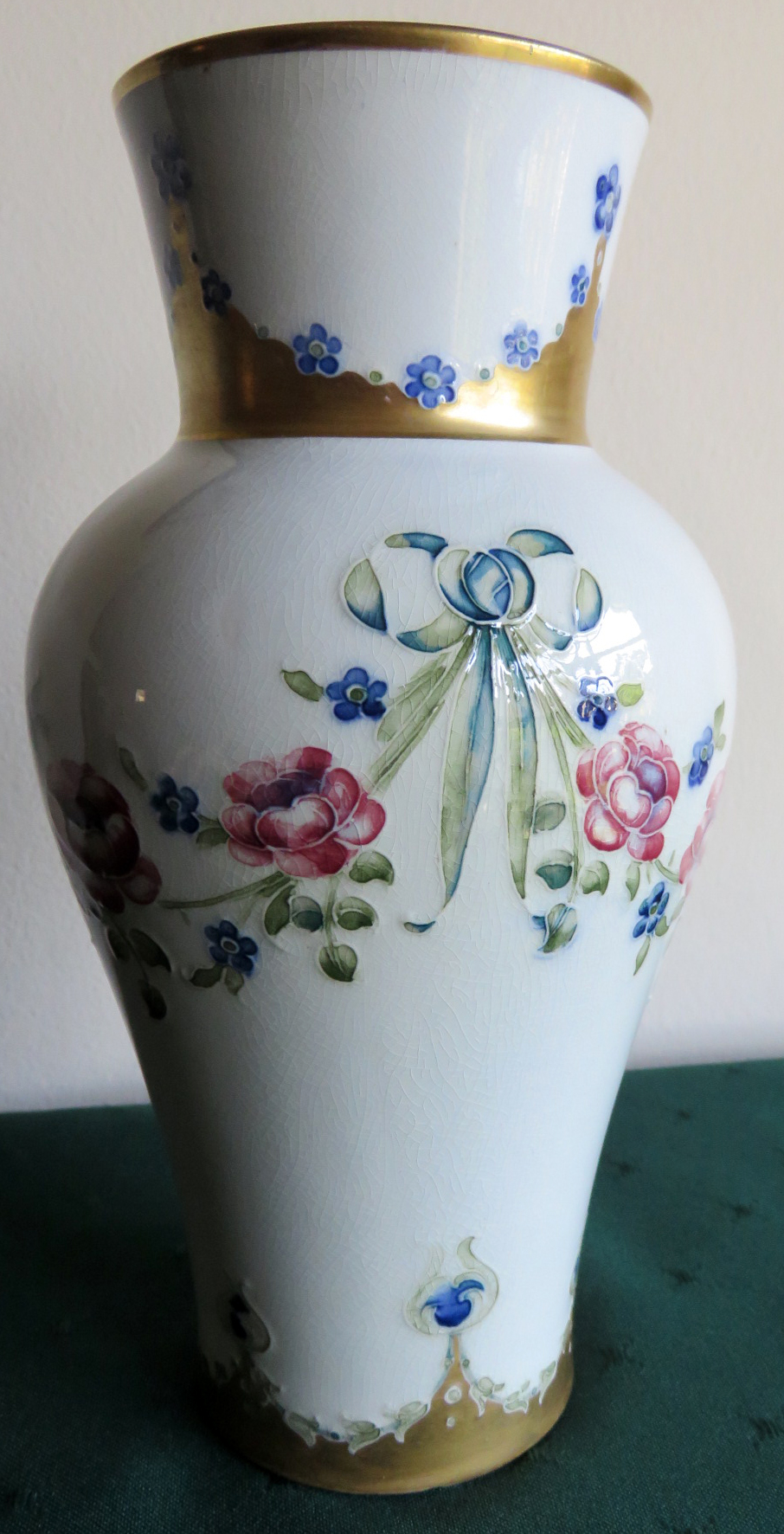 Moorcroft Macintyre Eighteenth Century Rose Garland Vase