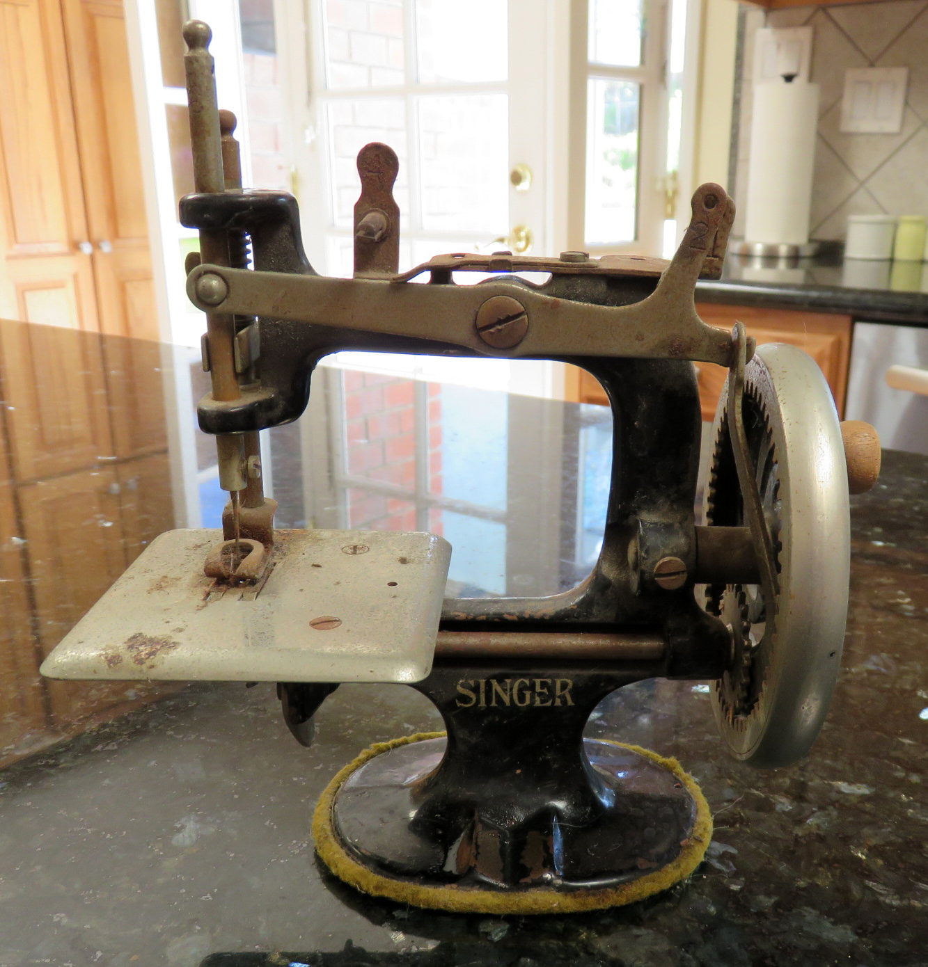 Singer Model 20 Child's Toy 7Spoke Sewing Machine*Hand Crank Cast Iron