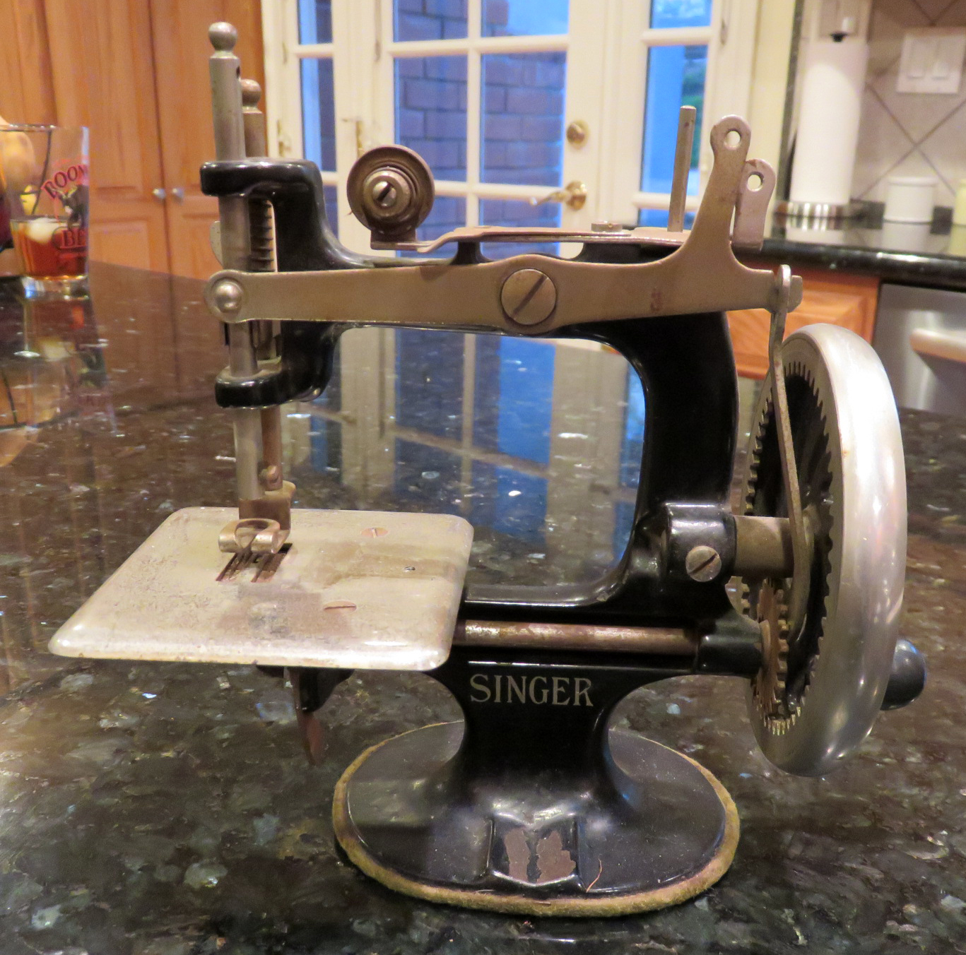Singer Child's Children's Toy Sewing Machine * Model 20 * Hand Crank * Cast Iron